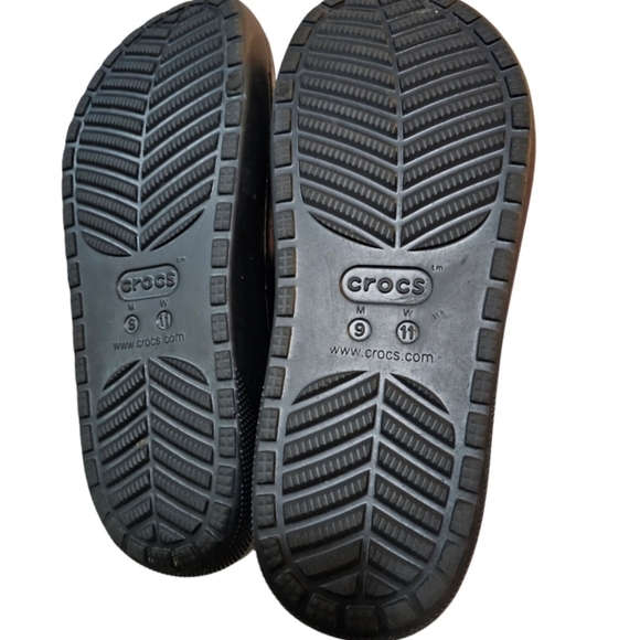 **SOLD** Crocs Adult Classic Cozzzy Sandals - Picture 8 of 9